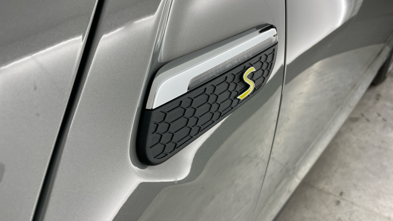 MINI Hatchback 135kW Cooper S Level 1 33kWh 3dr Auto Electric Hatchback